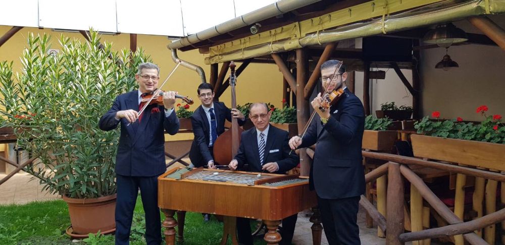 Ökrös Tibor és zenekara